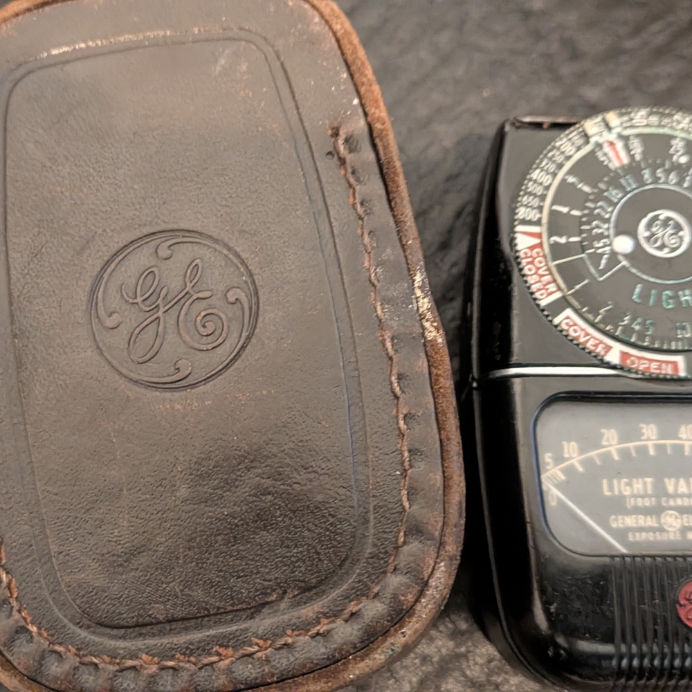 Canon Black and Silver Camera Set - Picture 7 of 11